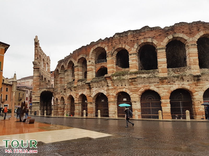 Uma visita à Arena de Verona na Piazza Bra - Panorama de Viagem