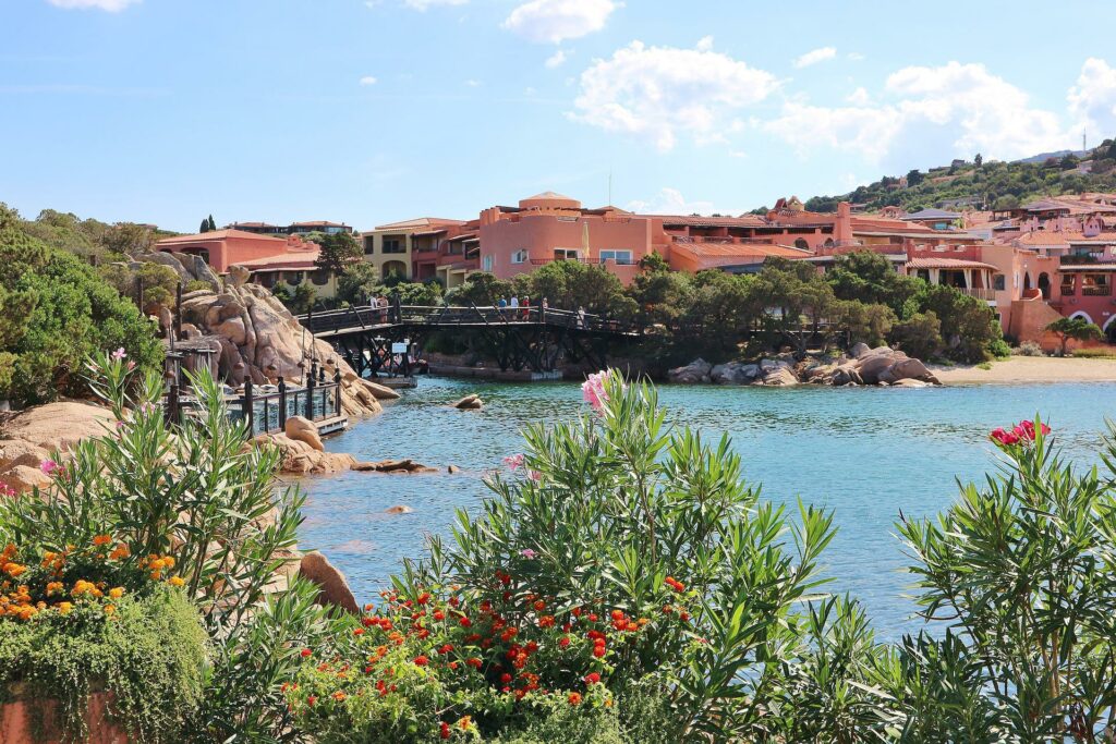 Um mergulho nas águas turquesas de Porto Cervo