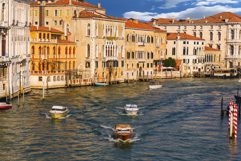 Tour Canal Grande em Veneza