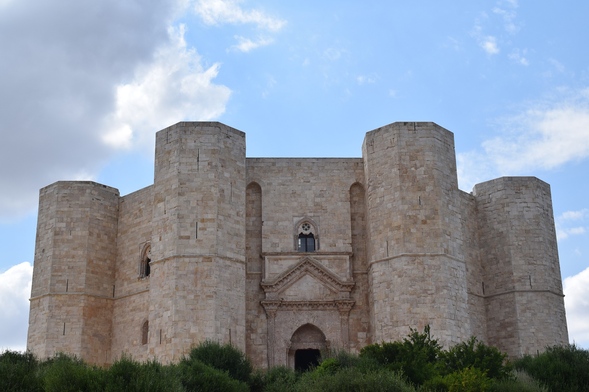 Castelo Del Monte, Trani e Vinho