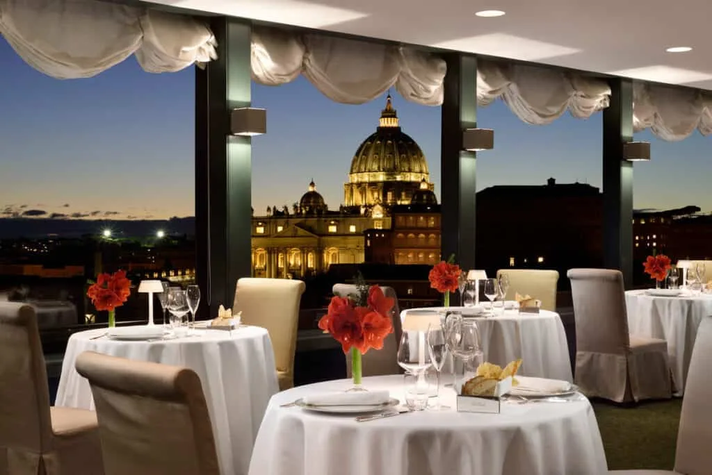 https://tournaitalia.com/wp-content/uploads/2023/12/Roof-Garden-Restaurant-Les-Etoiles.night_-1024x684-1.webp